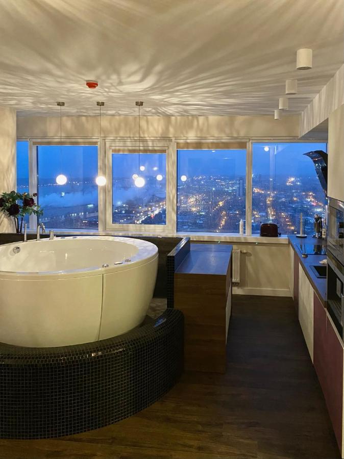 Апартаменти Sky Flat Jacuzzi 27 Floor Клайпеда Екстер'єр фото