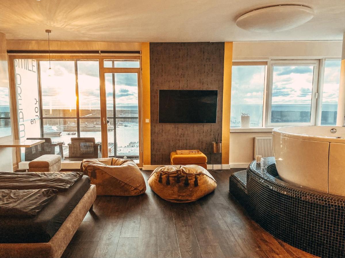 Апартаменти Sky Flat Jacuzzi 27 Floor Клайпеда Екстер'єр фото
