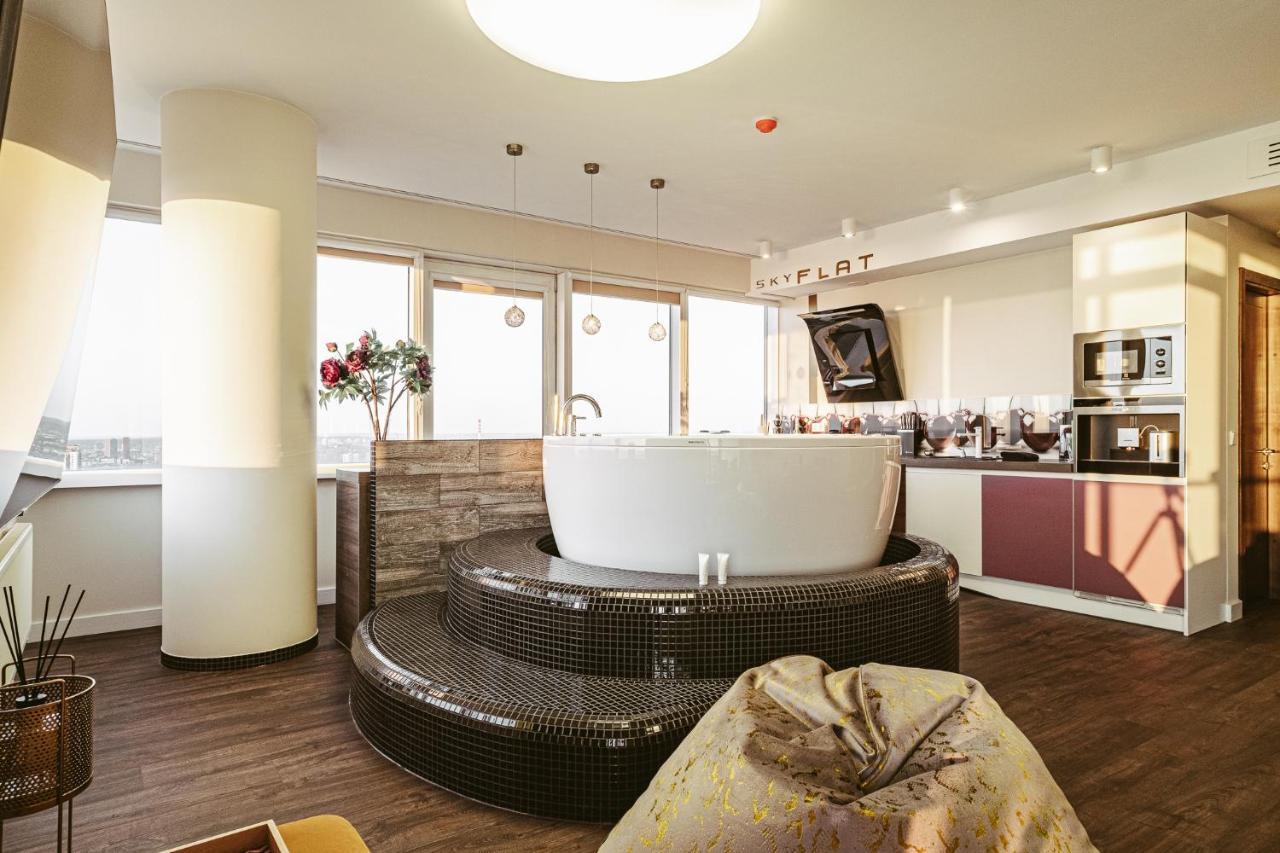 Апартаменти Sky Flat Jacuzzi 27 Floor Клайпеда Екстер'єр фото